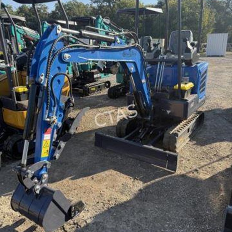 #66 • Mini Excavator- Kubota Diesel w/ Expandable Tracks