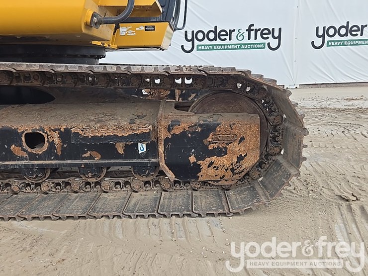 2022-deere-130g-image-17