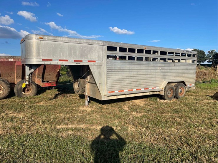 2003-20'x7'-feather-lite-aluminum-livestock-trailer-image-1