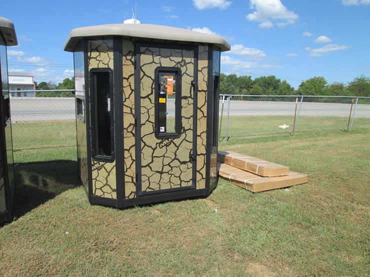 #5258-•-unused-muddy-bull-st-box-blind-w/-10'-observation-tower-image-2