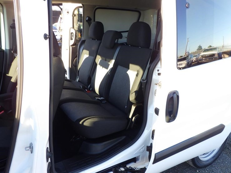 2022-ram-promaster-city-image-6