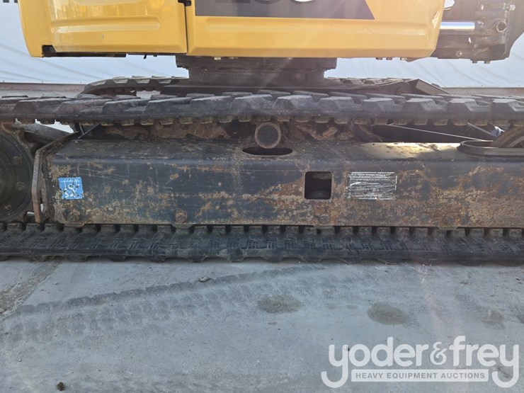 2022-deere-26g-image-21