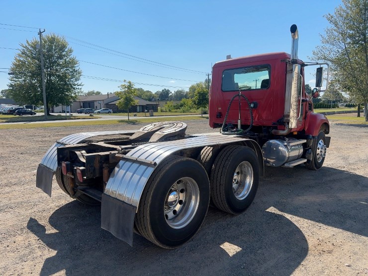 2003-mack-granite-cv713-image-5