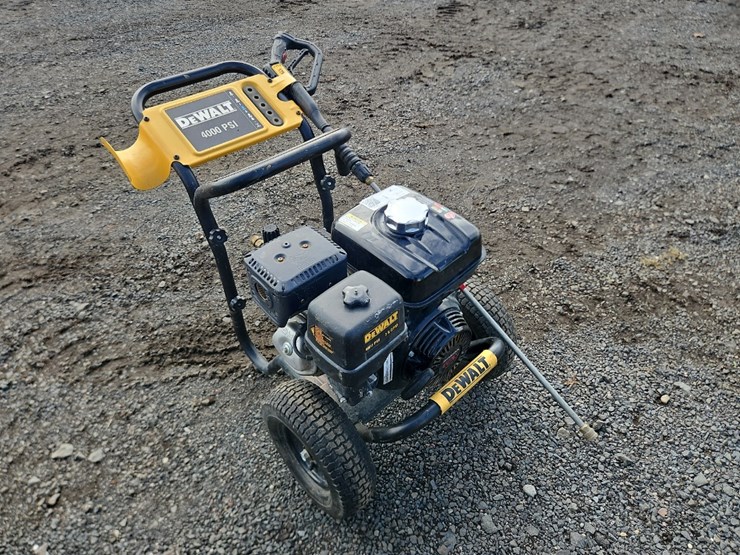 dewalt-pressure-washer-image-2
