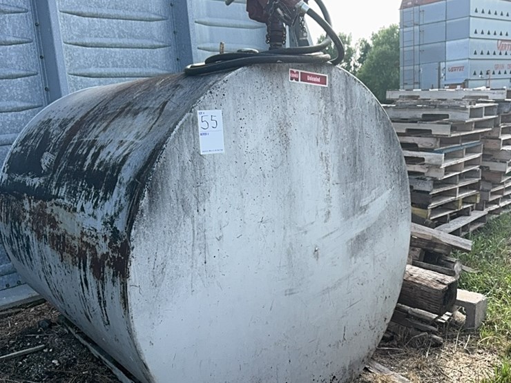 1,000-gallon-fuel-tank-with-pump-image-1