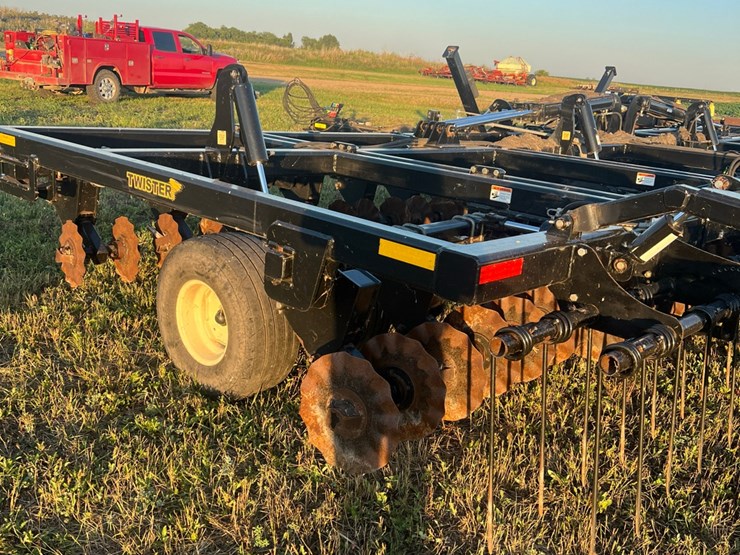 mandako-model-t4030-vertical-tillage-image-30
