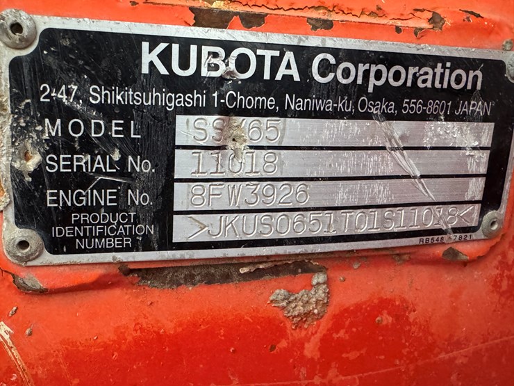 kubota-ssv65-image-36