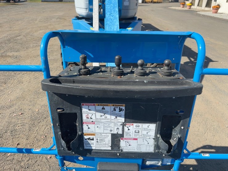 2016-genie-zx135/70-image-9