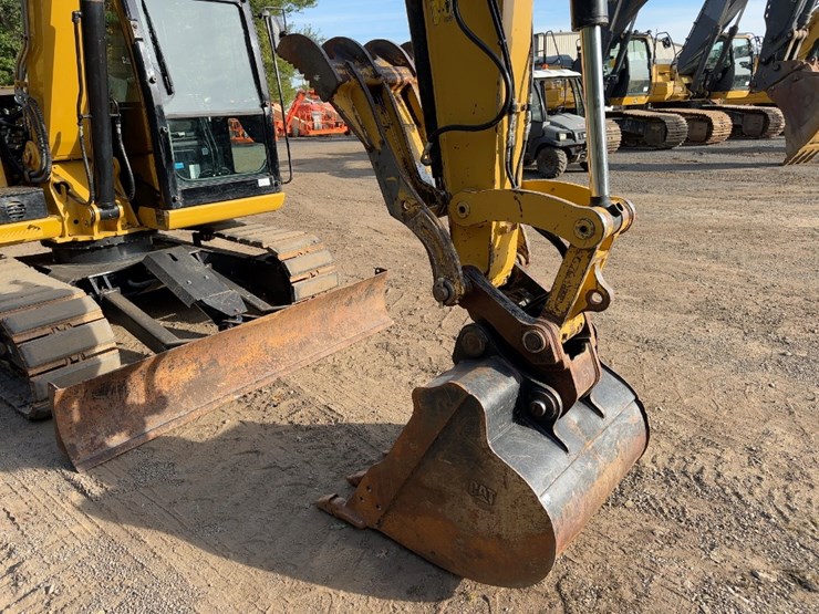 2017-caterpillar-307e2-image-7
