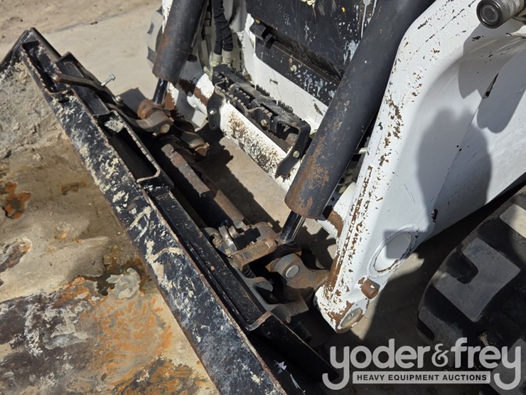 2022-bobcat-t76-image-23