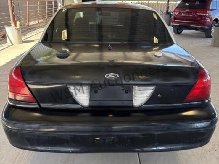 2006-ford-crown-victoria-sdn-image-6