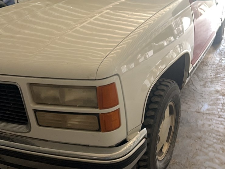1998-chevrolet-half-ton-four-wheel-drive-pick-up,￼-showing-254,000-miles,-used-for-farm-service-pick-up,-works-great-image-18
