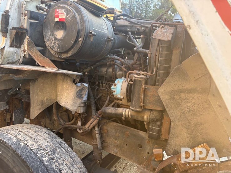 ford-l8000-image-14