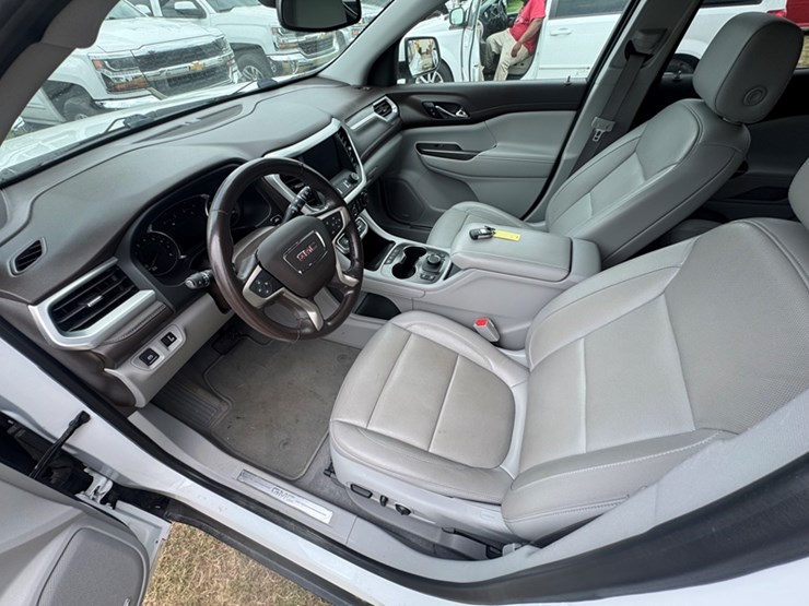 2020-gmc-acadia-slt-image-6