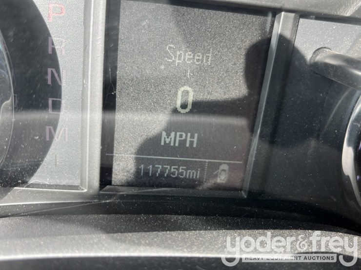 2015-chevrolet-tahoe-image-29