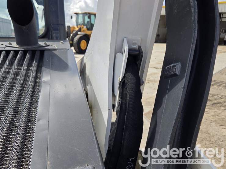 2022-bobcat-t76-image-33