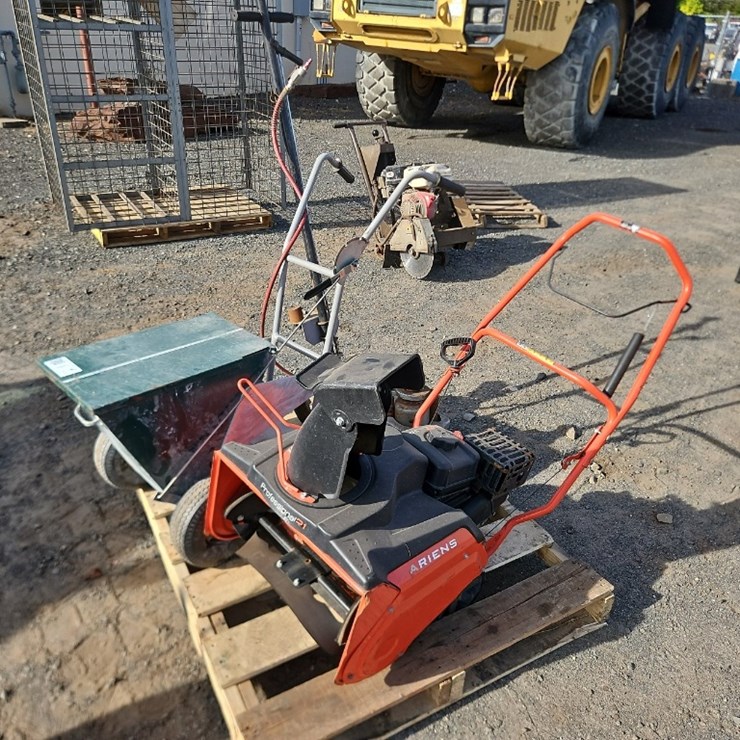 ARIENS SNOW THROWER,
