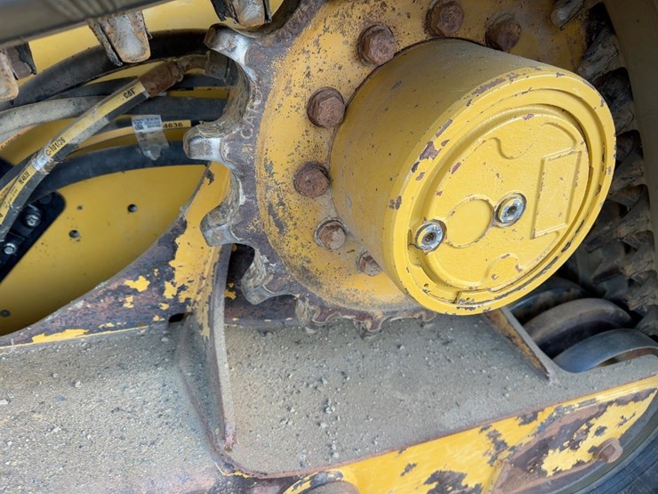 2023-caterpillar-299d3-image-15