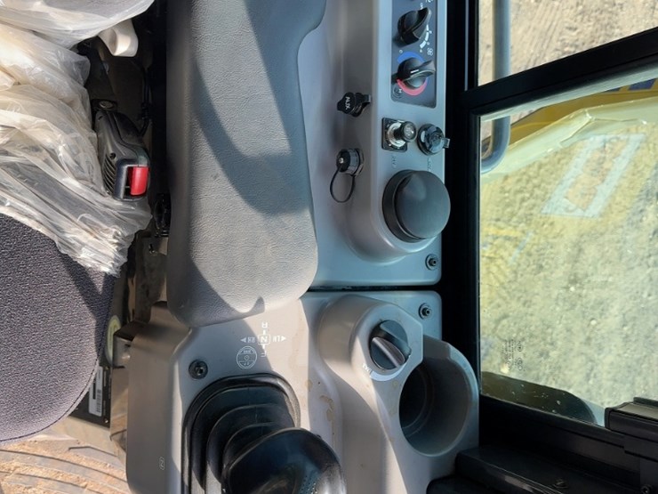 2023-komatsu-d39ex-24-image-36