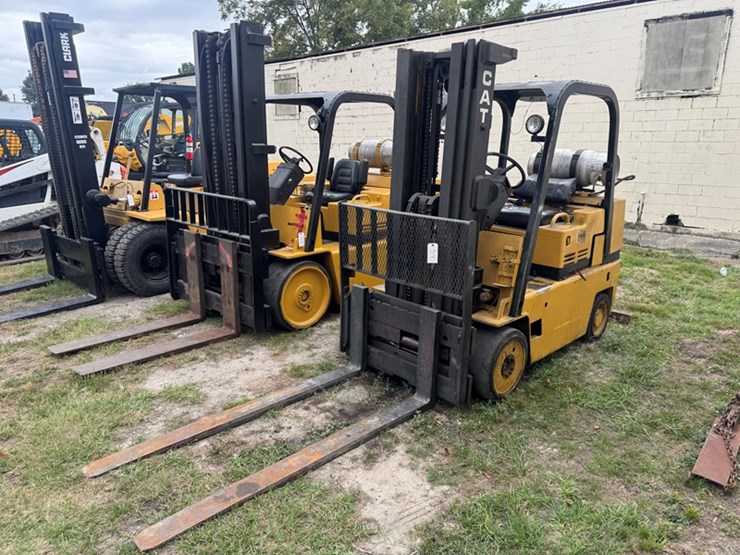 caterpillar-t80d-image-1