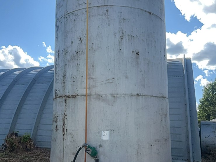 8,000-gallon-fuel-tank-with-tuthill/fill-rite-model-700-pump,-long-hose,-diesel-knozzle-image-1