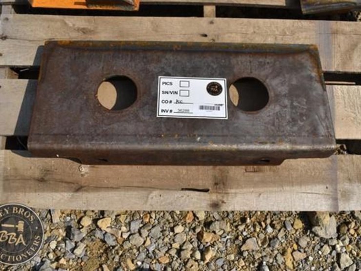 hitch-kit-containers-weldable-mini-skid-steer-plate-38006-image-1