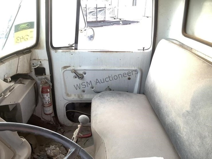 1980-ford-7000-image-20