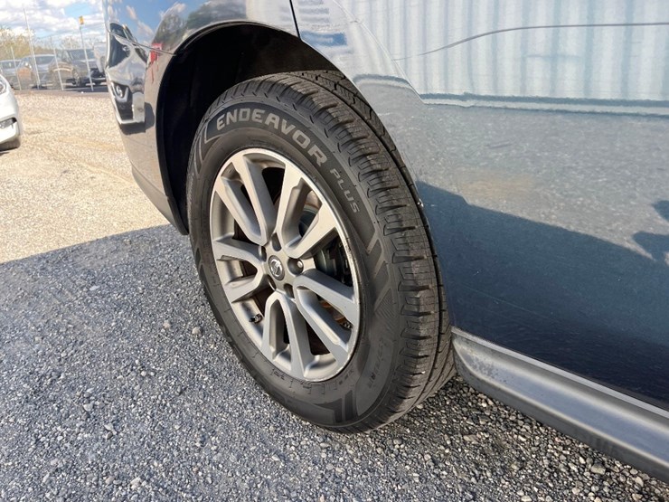 2014-nissan-pathfinder-image-16