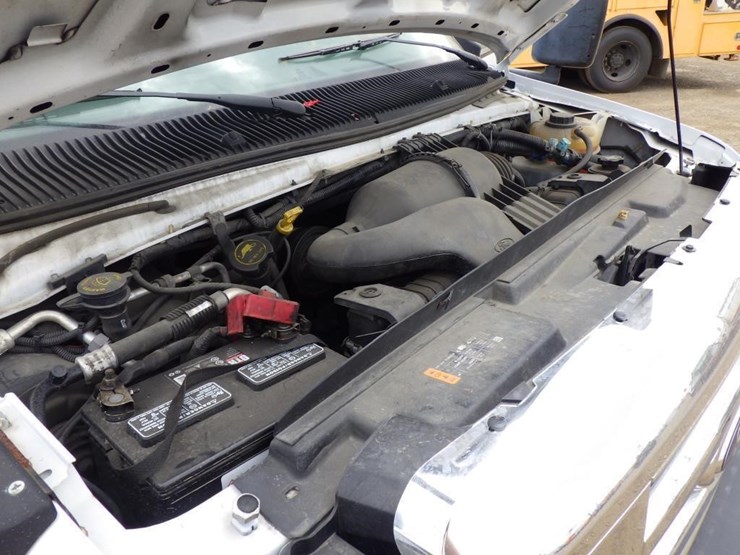 2017-ford-e450-image-11