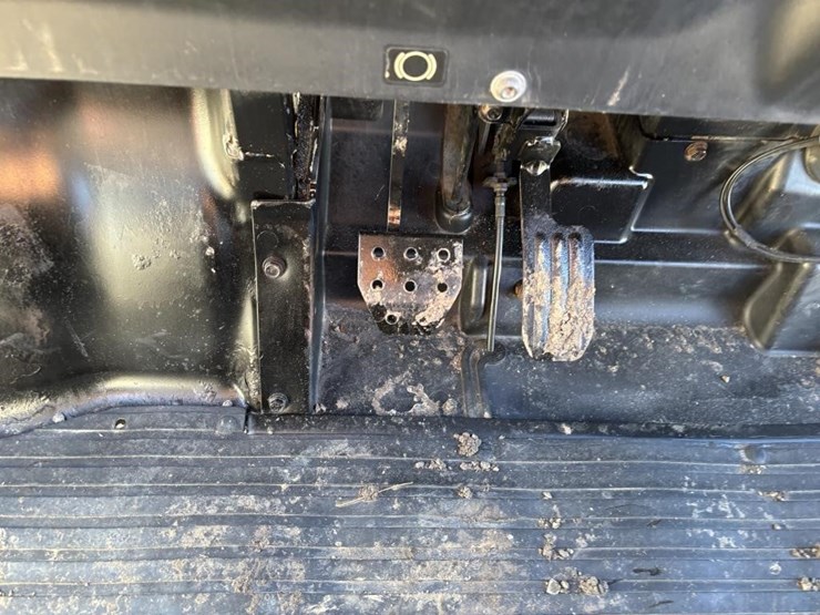 2018-kubota-rtvx1140-image-23