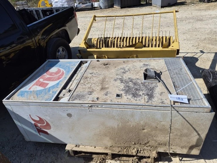 vintage-rc-cola-soda-machine-image-3