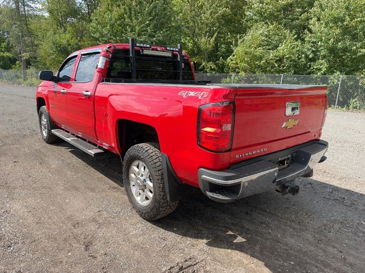 2015-chevrolet-silverado-2500hd-image-3