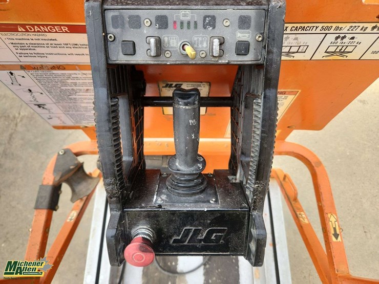 2005-jlg-1930es-image-9