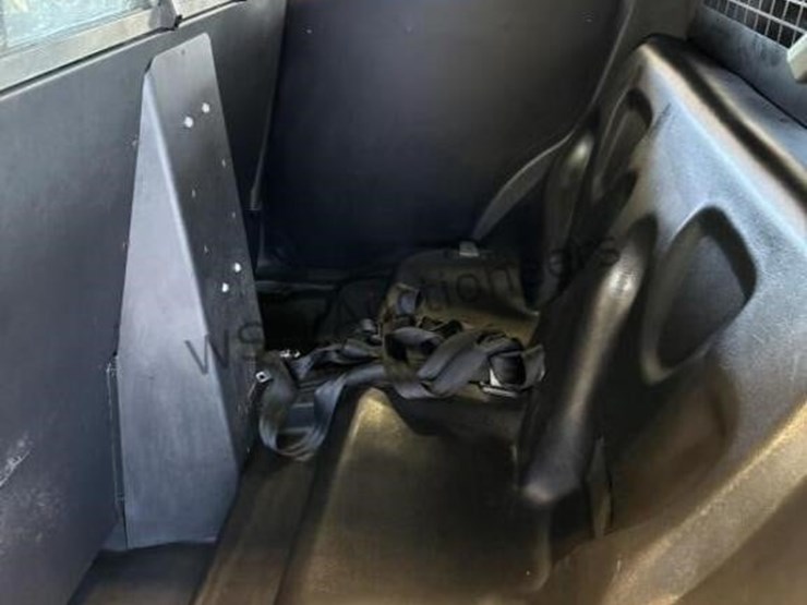 2014-ford-explorer-image-24