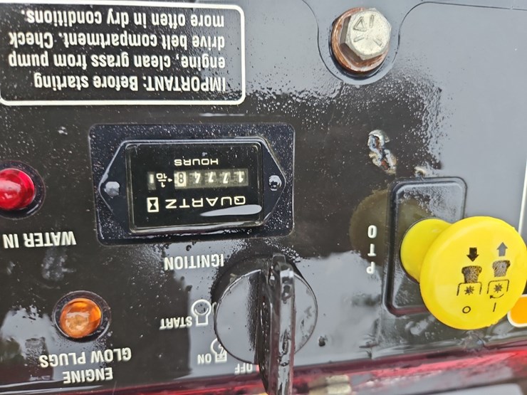 exmark-lazer-z-zero-turn-mower-image-12