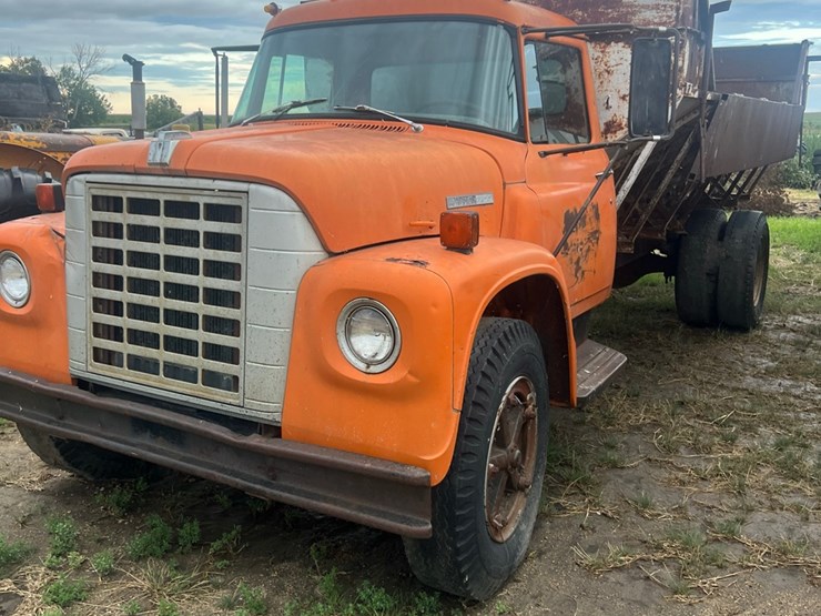 vintage-ih-truck,-not-running-image-1