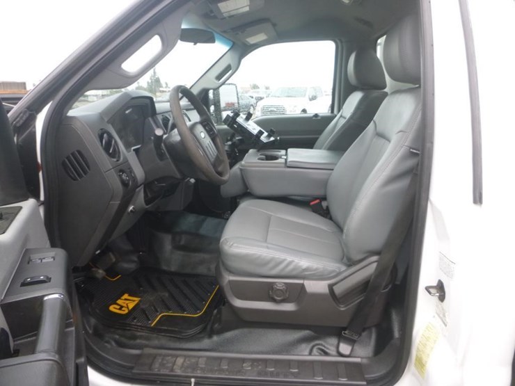2015-ford-f550-image-22