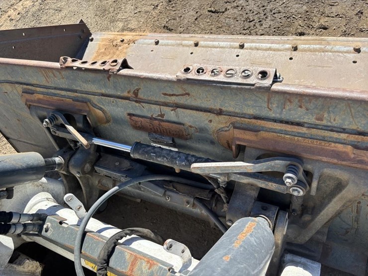2023-bobcat-t86-image-11