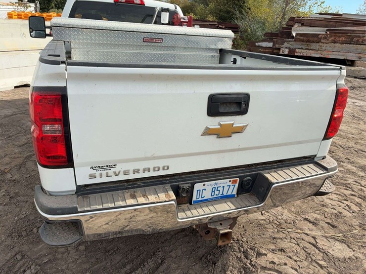 2015-chevy-silverado-3500hd-image-21