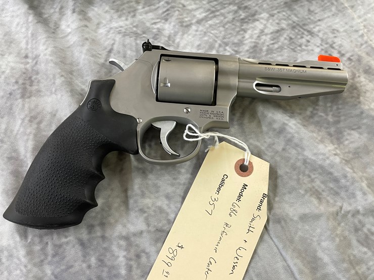 #4033-•-smith-&-wesson-686-performance-center,-sn:-dzc0357-image-8