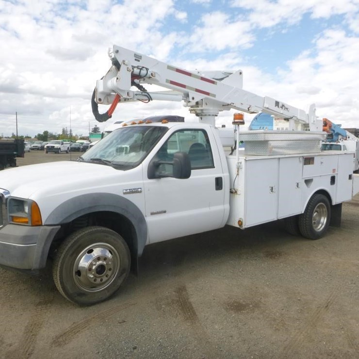 2005 FORD F550