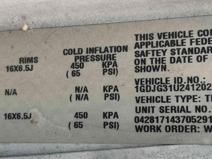 2004-gmc-14'-box-truck-image-5