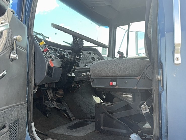 1997-ford-aero-max-day-cab-semi,-60-series-detroit,-9-speed-manual-image-23
