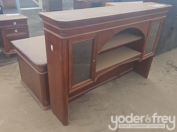 office-desk-image-4