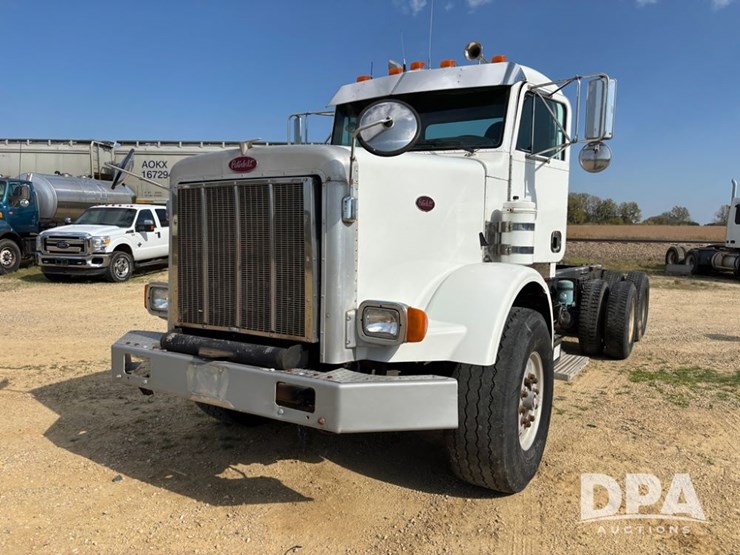 2001-peterbilt-357-image-2