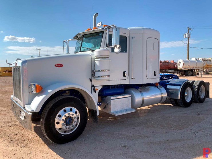 2012-peterbilt-367-image-2