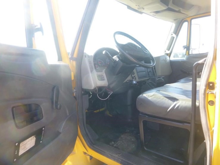 international-durastar-4300-image-11