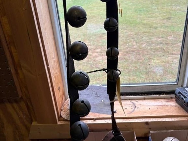 30-brass-sleigh-bells-image-2