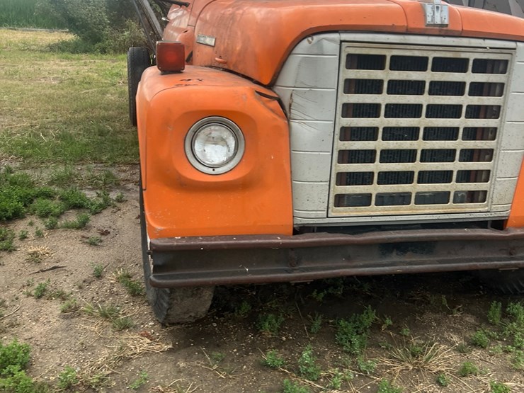 vintage-ih-truck,-not-running-image-3