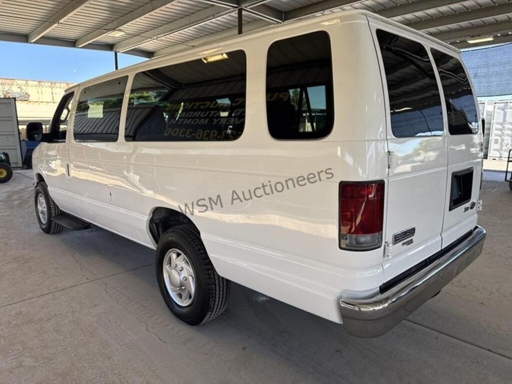 2009-ford-e350-image-5
